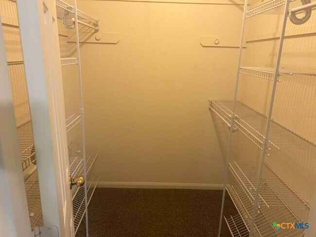 Building Photo - 5604 Bertha Dr