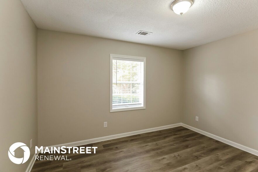 Building Photo - 2535 Valient Dr