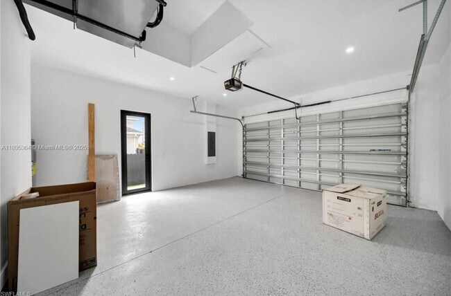 Building Photo - 50 NE 4th St