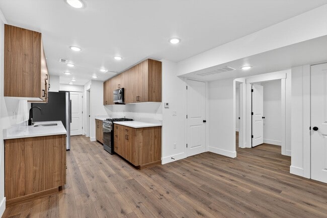 Building Photo - JR199L