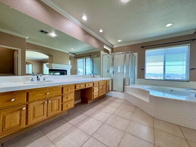 Building Photo - COMING SOON! Large Murrieta home available for LEASE!