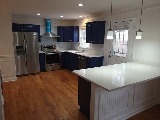 Building Photo - 1295 Sells Ave SW