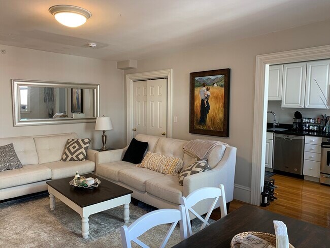 Building Photo - 29 Bowdoin St