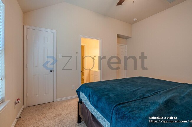 Building Photo - 27115 Downing Park Blvd