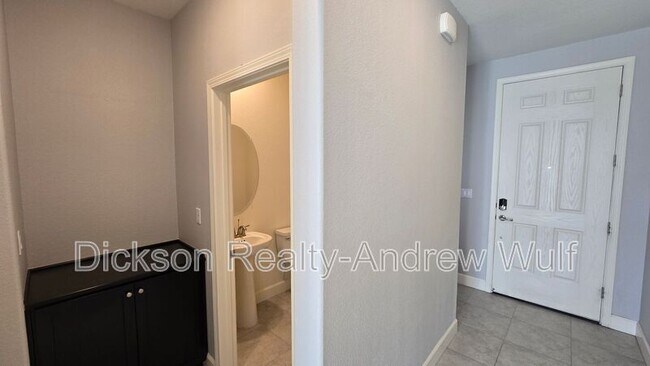 Building Photo - 2149 Neuer Dr