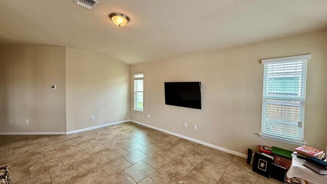 Building Photo - 412 Moulins Ln