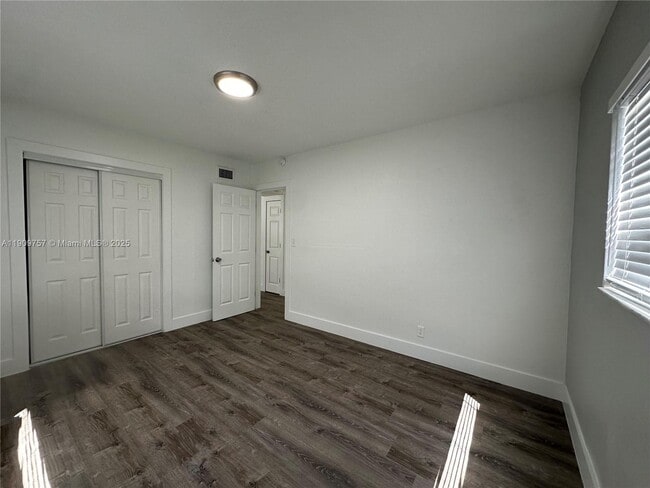 Building Photo - 3616 NE 11th Ave