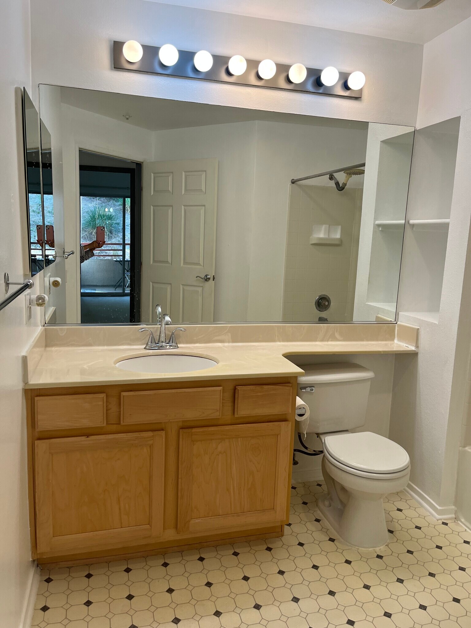 Bathroom - 280 Caldecott Ln
