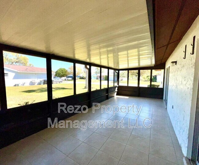 Building Photo - 5005 Lindsay Ct