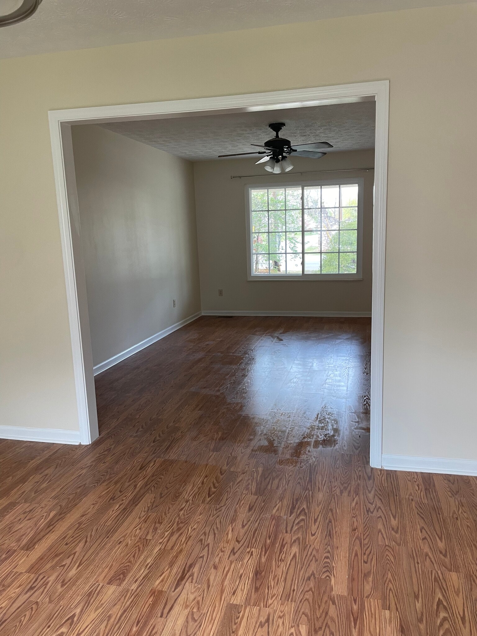 Living room - 1216 W Broadway Ave