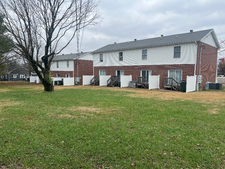 Building Photo - 243 W Smith St