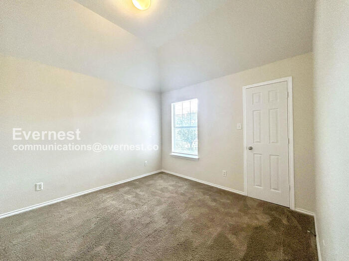 Building Photo - 2226 Hidden Meadow