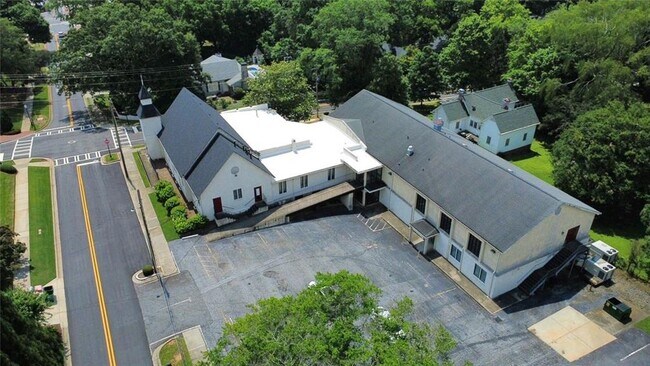Building Photo - 175 Park Dr
