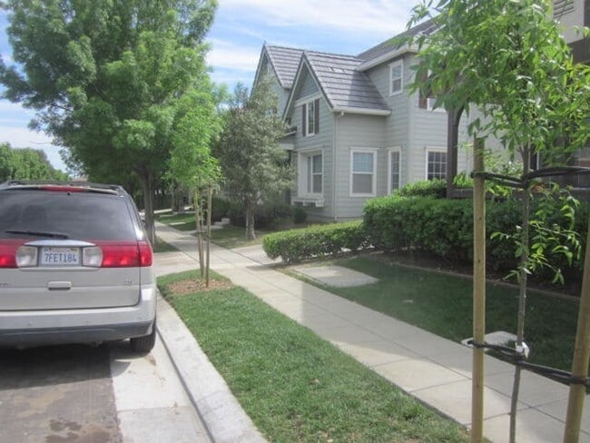 Building Photo - Mountain House Home Spacious 4 Bedroom, 3 ...