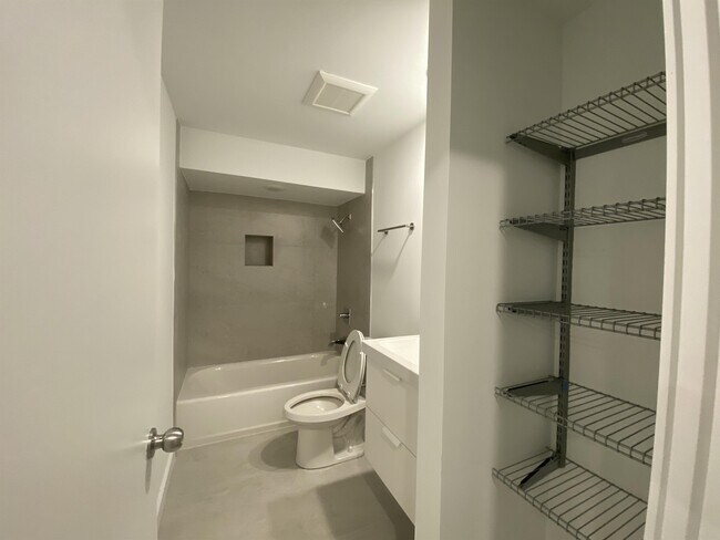 Building Photo - 317 N 41st St