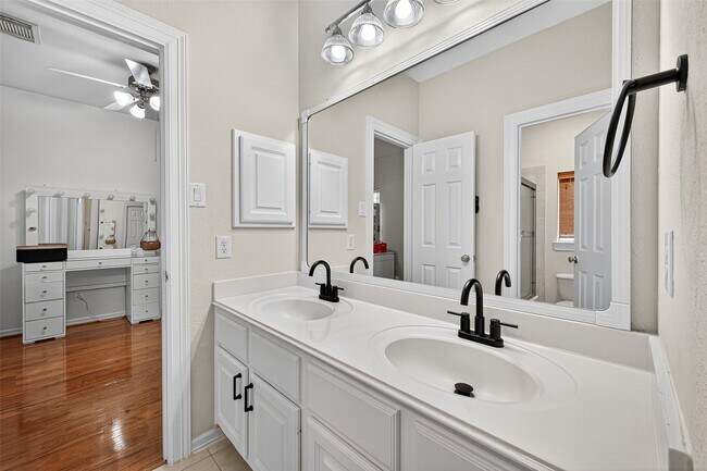 Building Photo - 12431 Rosa Ridge Ln