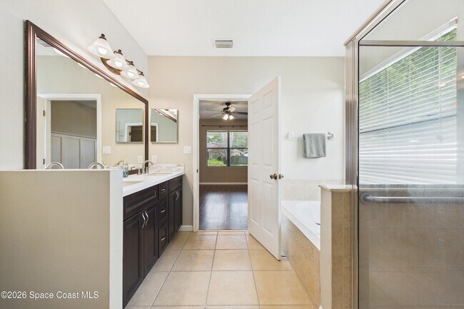 Building Photo - 551 Loxley Ct