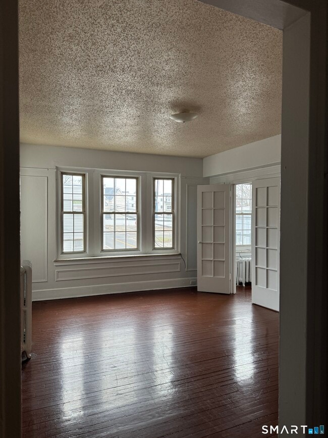 Building Photo - 144 Grove St