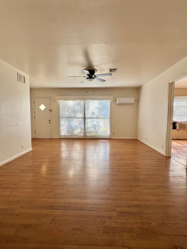 Building Photo - NOW AVAILABLE - 2-Bedroom Duplex Near ASU ...