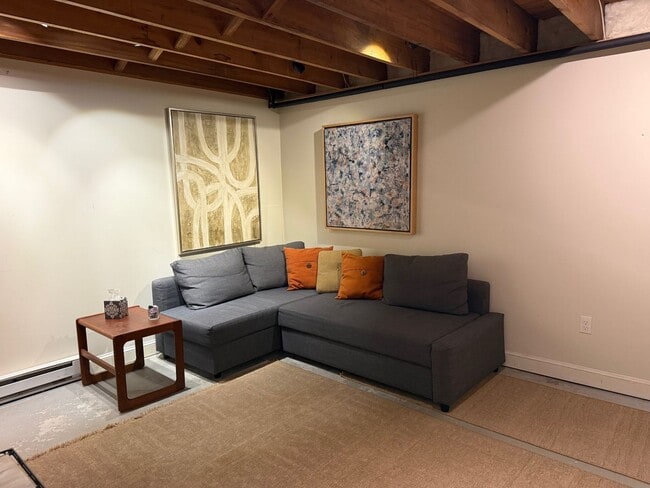 Building Photo - Spacious 2BR/1.5BA Townhouse Available February 15th!!  Great West End Location!!