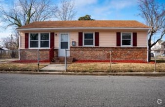 Building Photo - 301 W Chesapeake Ave