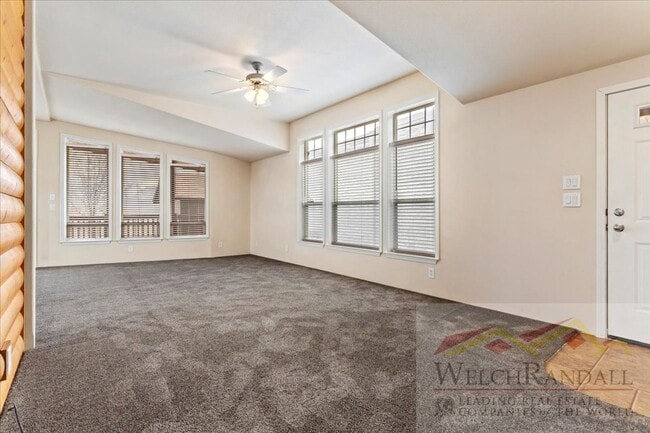 Building Photo - Beautiful 3 Bed 2 Bath Townhome in West Haven