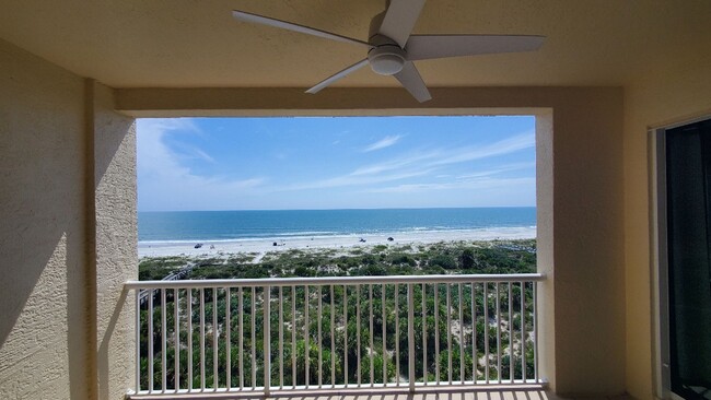 Building Photo - Beautiful 3 bedroom Oceanfront Condo for l...