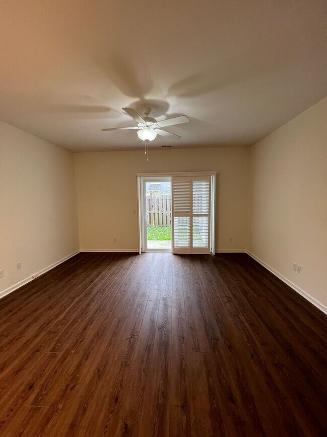 Building Photo - SAYLOR'S WATCH - 3 Bedroom Townhome in Mon...