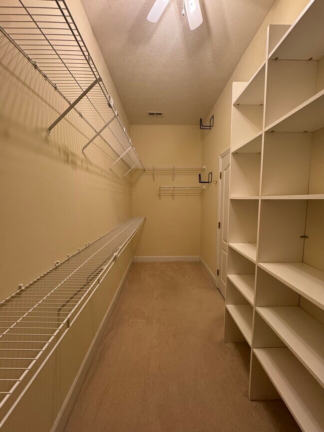 Building Photo - 10128 Sawtry Ln