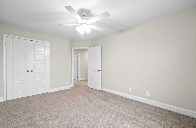 Building Photo - 2417 Bucklin Dr