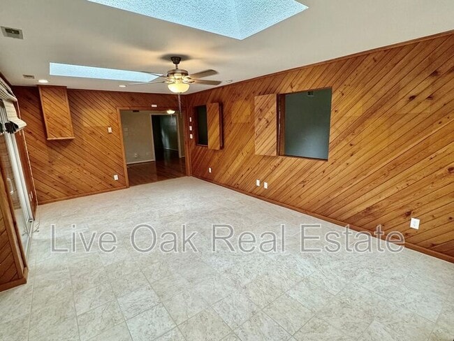 Building Photo - 4345 Temple Ct