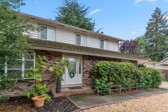 Building Photo - 142 Burgess Ct