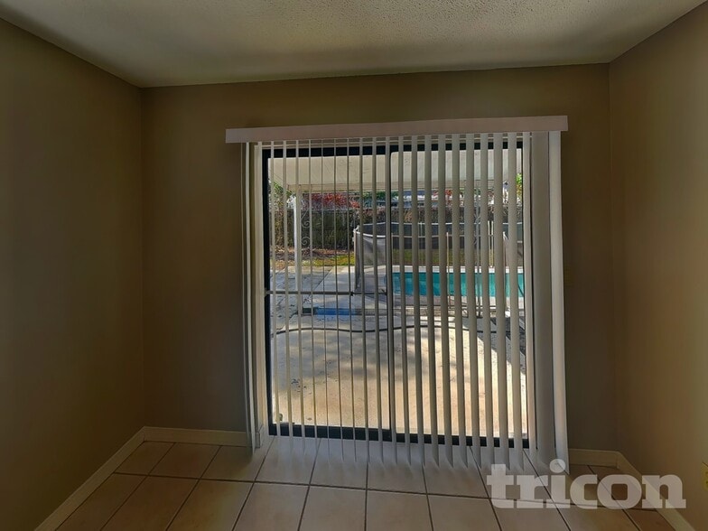 Building Photo - 120 Waverly Dr