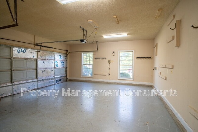 Building Photo - 178 Sarah Jane Dr