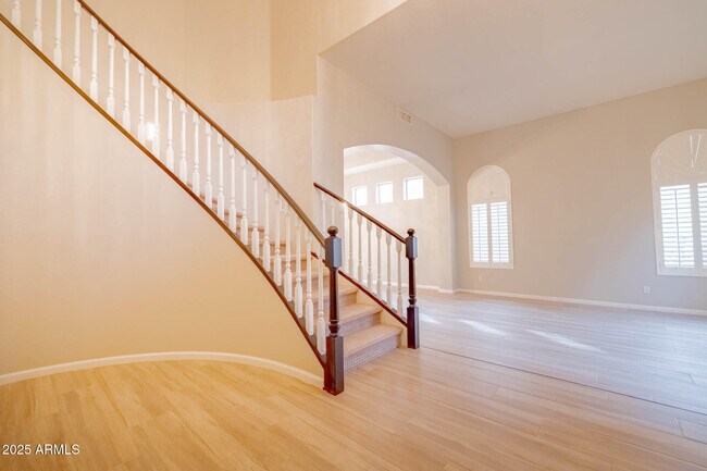 Building Photo - 1153 W Windhaven Ave