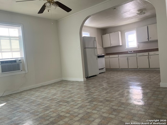 Building Photo - 1407 W Travis St