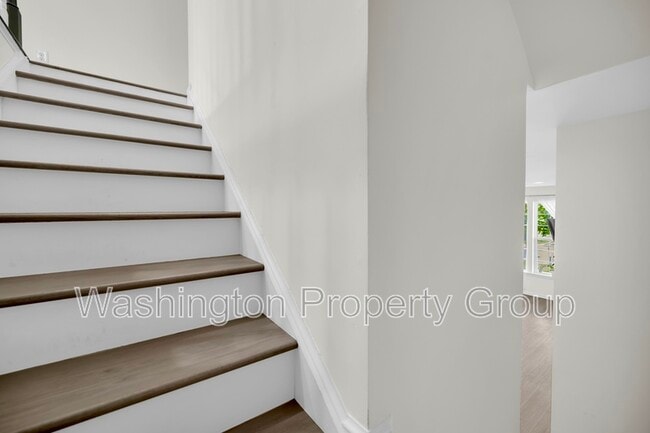 Building Photo - 8105 Greenbelt Station Pkwy