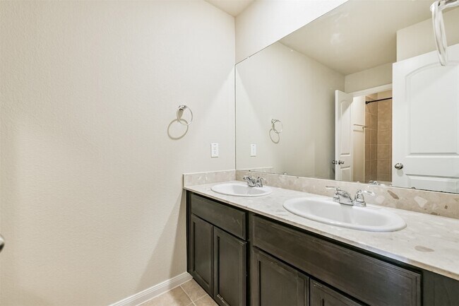 Building Photo - 12638 Silver Winter Trl