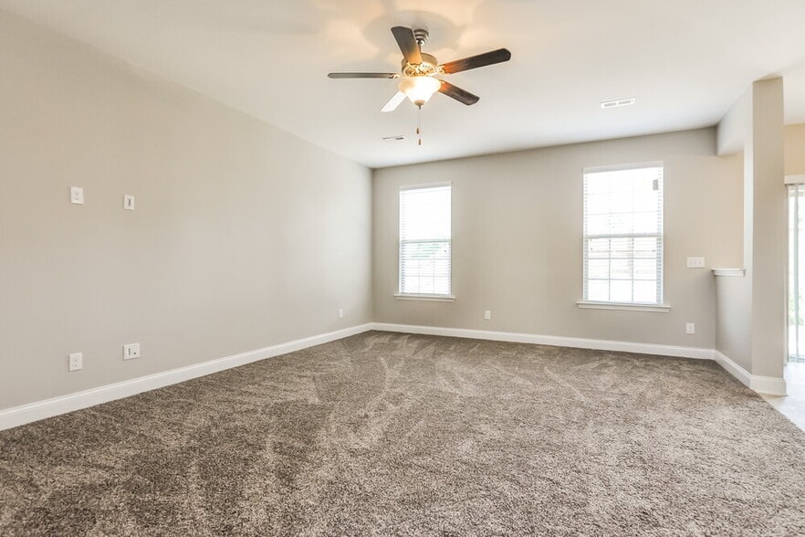 Building Photo - 128 Outwater Ridge Dr