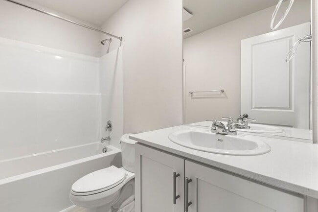 Building Photo - 3422 SW Hartley Ave