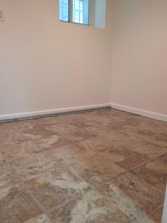 Building Photo - 426 Fairmount Ave