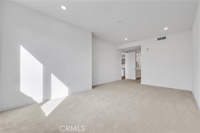 Building Photo - 2209 Rivington