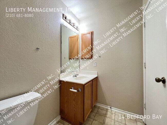 Building Photo - 4 bedroom with a Study