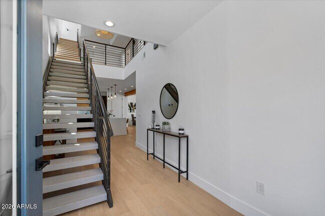 Building Photo - 230 W Monterosa St