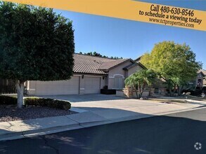 Building Photo - Spacious Home in North East Mesa!