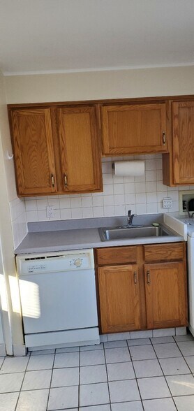 Building Photo - 2532 S Williams St