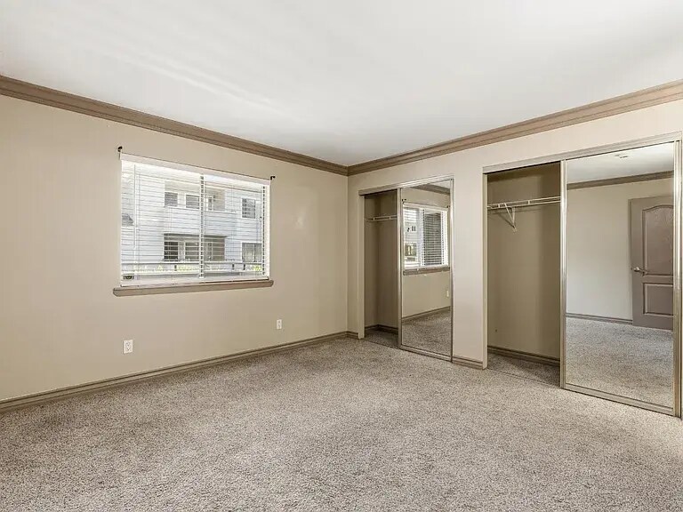 Building Photo - 7675 N 1st St