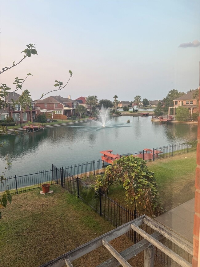 Building Photo - 12022 Miramar Shores Dr
