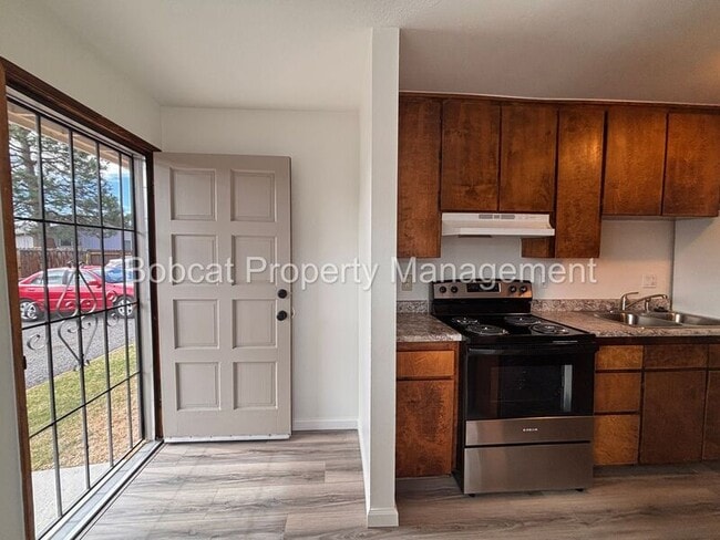 Building Photo - 1516 South Ct