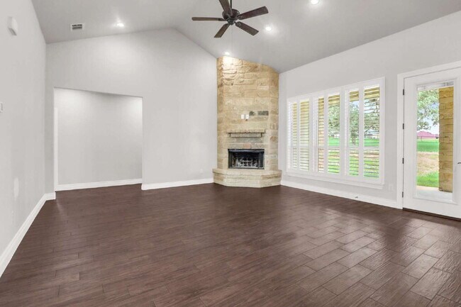 Building Photo - "Charming 4-Bed Oasis with Granite Touches & Cozy Fireplace in Floresville!"